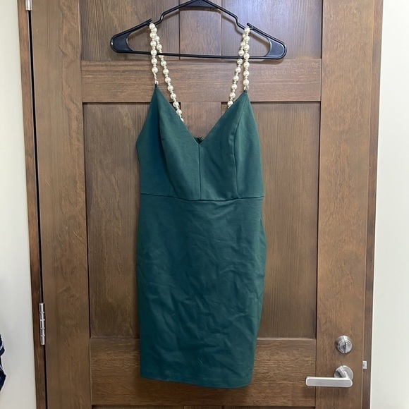Lulu’s She's Extra Emerald Green Pearl Strap Bodycon Mini Dress Size Medium - Picture 5 of 10